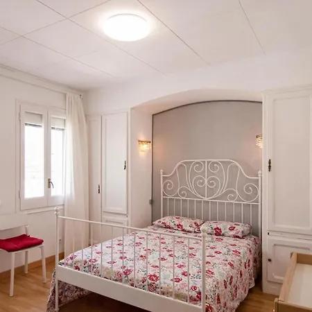 Σπίτι διακοπών Lovely In With Kitchen Alella